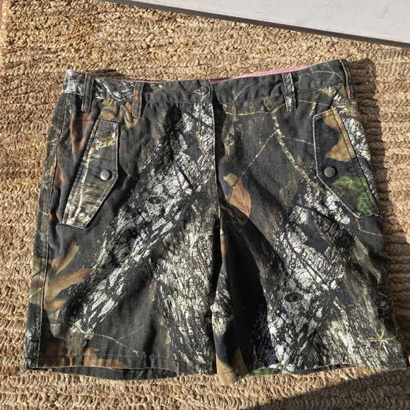 Russell outdoors camo women's shorts size 8/10 M Style 4049 Ladies Quest Pants - Picture 1 of 9